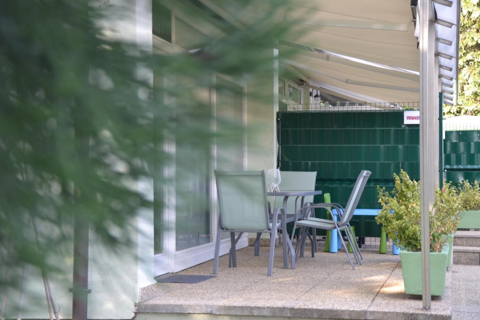 Akvamarin Apartman เคสเท ภายนอก รูปภาพ