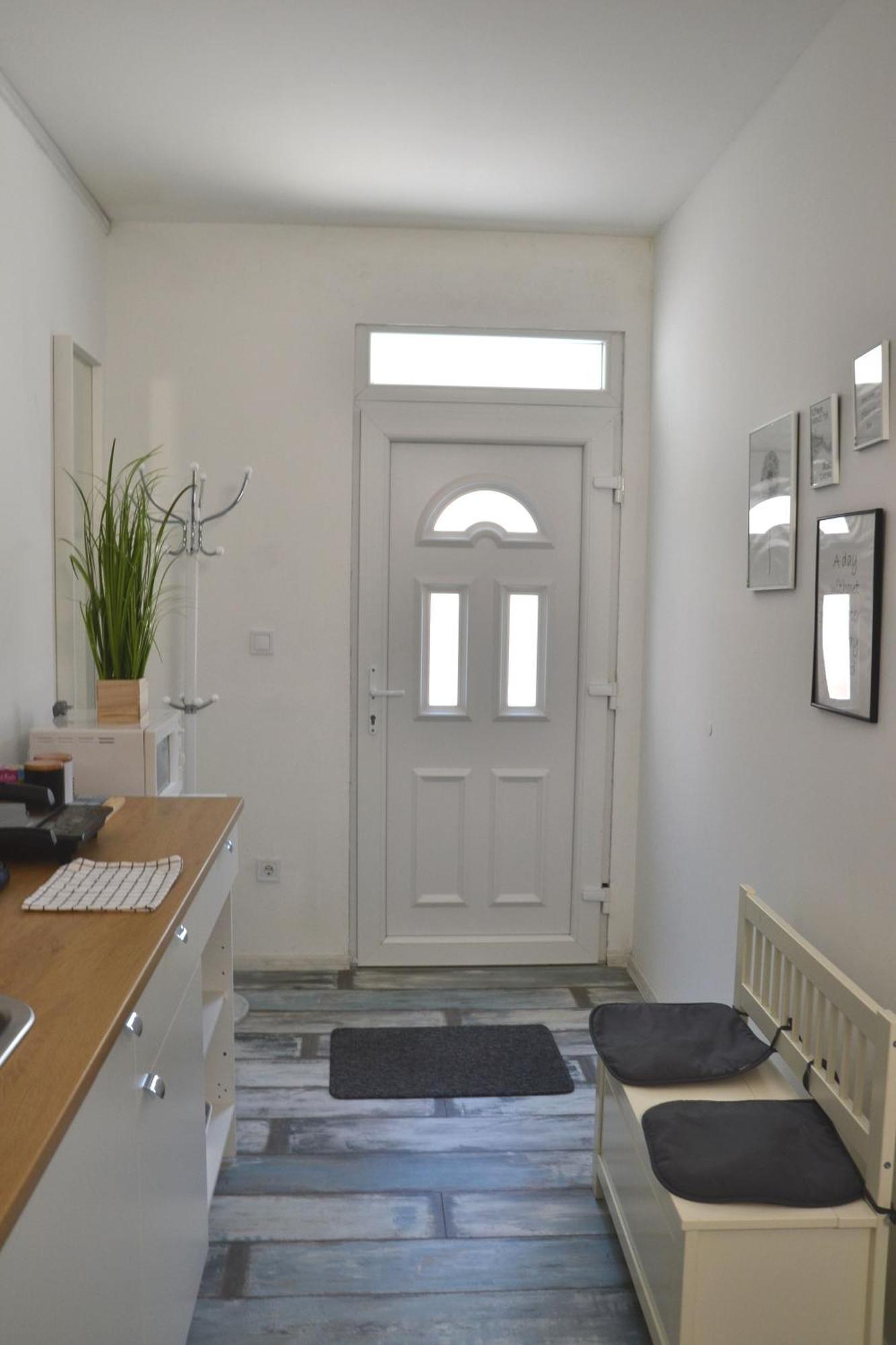 Akvamarin Apartman เคสเท ภายนอก รูปภาพ