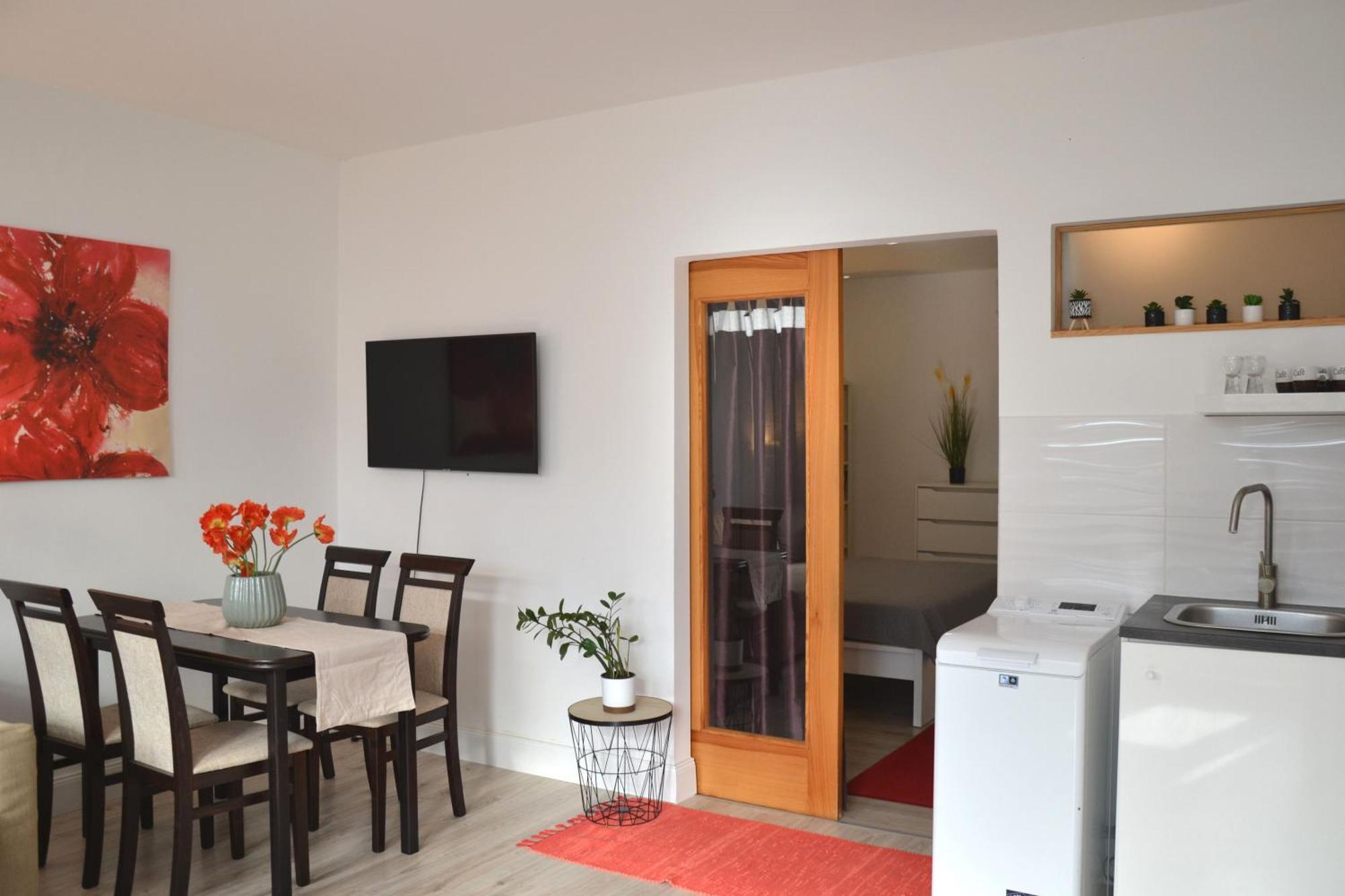 Akvamarin Apartman เคสเท ภายนอก รูปภาพ