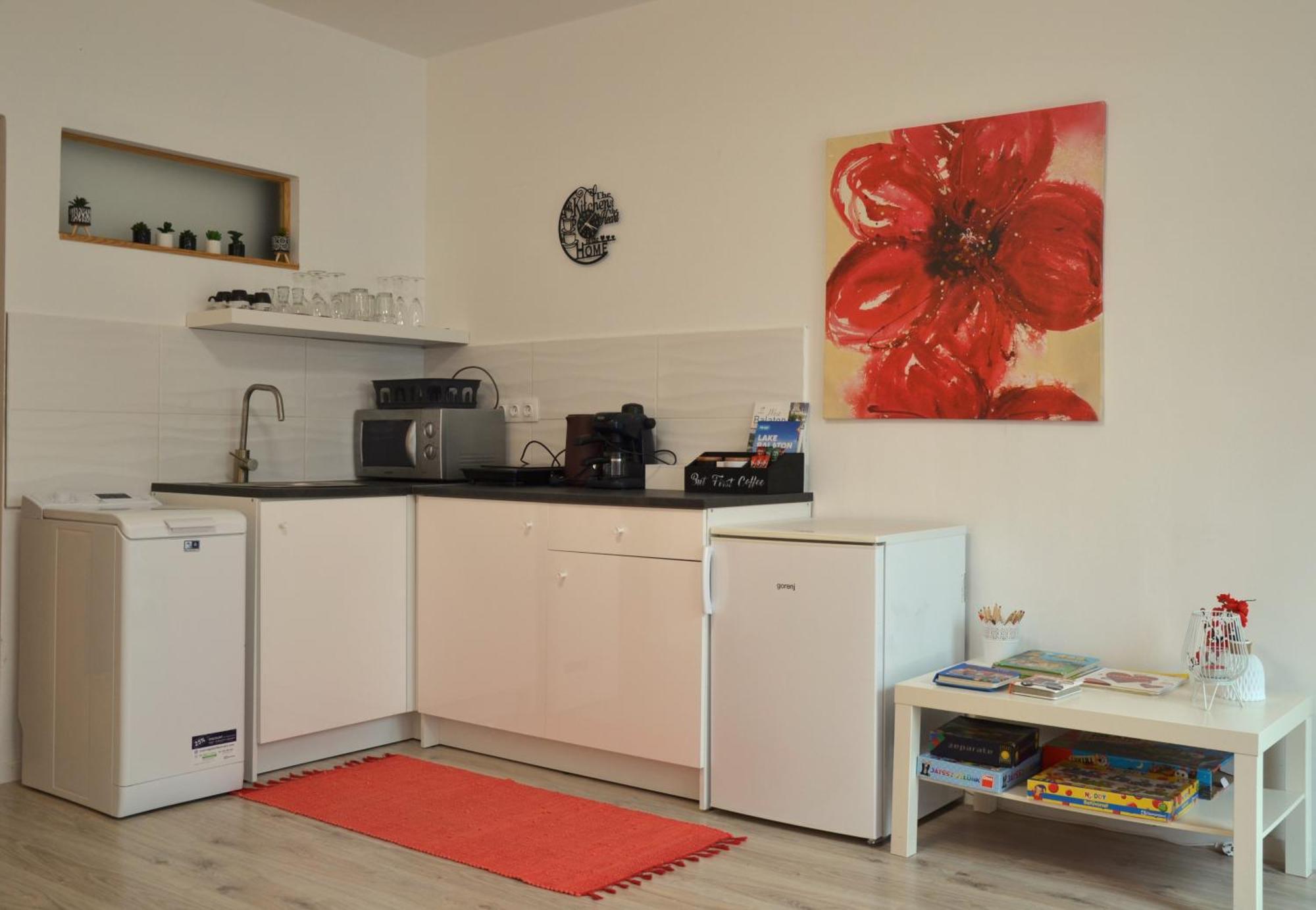 Akvamarin Apartman เคสเท ภายนอก รูปภาพ